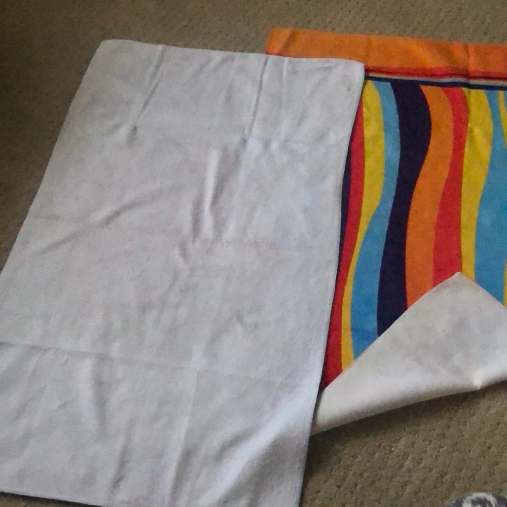 Two Microfiber Hand Towels - Picture 4 of 5